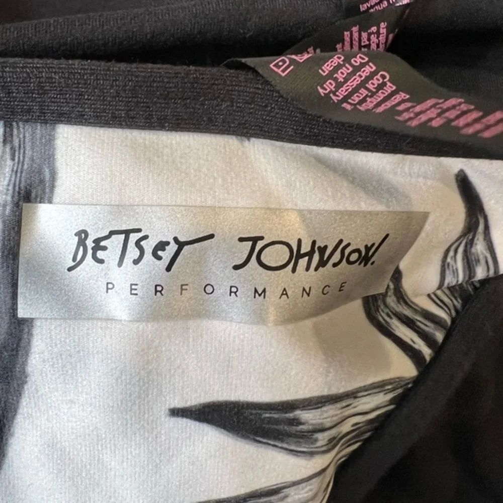 Betsey Johnson small black‎ and white sports bra